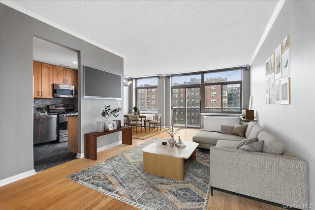 35 N Chatsworth Avenue 6R, Larchmont, NY 10538