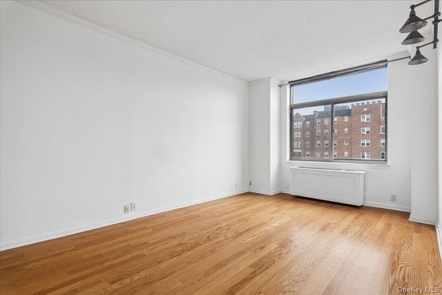 35 N Chatsworth Avenue 6R, Larchmont, NY 10538