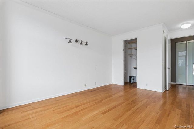 35 N Chatsworth Avenue 6R, Larchmont, NY 10538