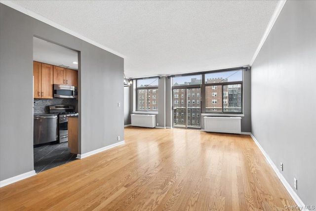 35 N Chatsworth Avenue 6R, Larchmont, NY 10538