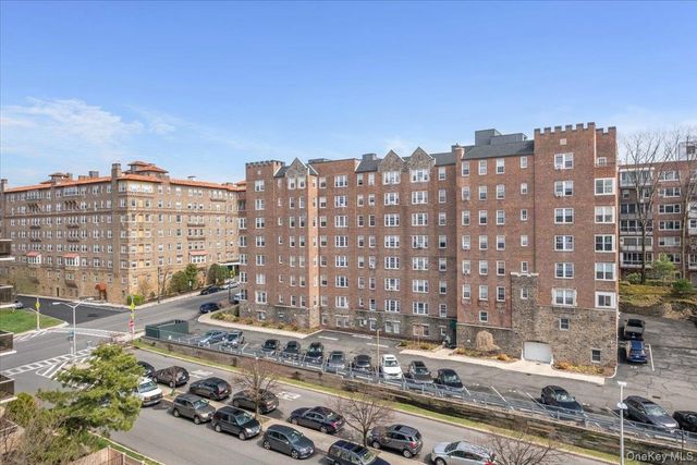 35 N Chatsworth Avenue 6R, Larchmont, NY 10538