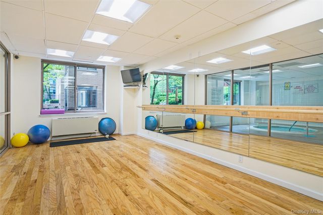 35 N Chatsworth Avenue 6R, Larchmont, NY 10538