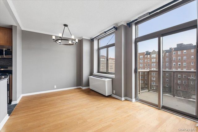 35 N Chatsworth Avenue 6R, Larchmont, NY 10538