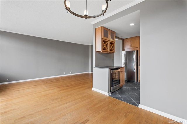 35 N Chatsworth Avenue 6R, Larchmont, NY 10538