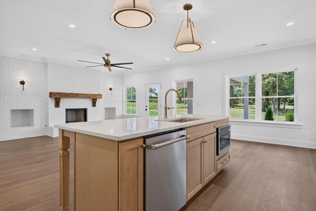 6855 Sawyer Road, Signal Mountain, TN 37377