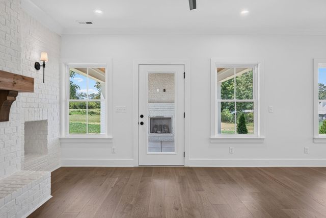6855 Sawyer Road, Signal Mountain, TN 37377