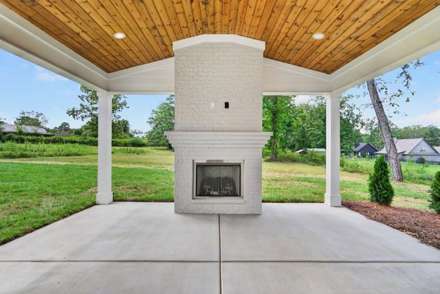 6855 Sawyer Road, Signal Mountain, TN 37377