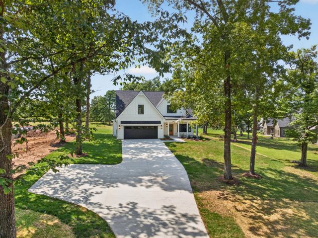 6855 Sawyer Road, Signal Mountain, TN 37377