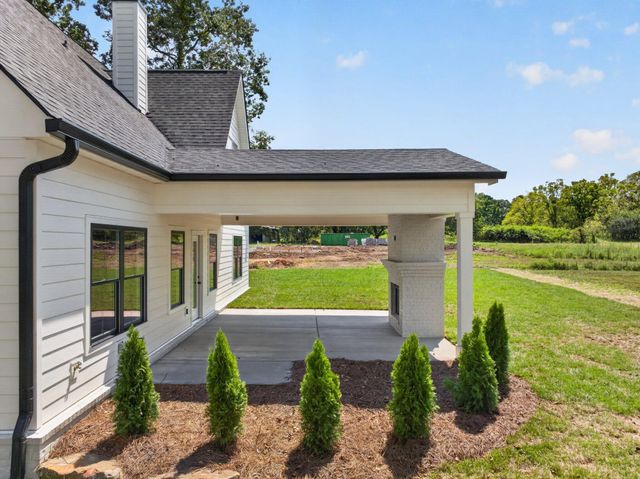 6855 Sawyer Road, Signal Mountain, TN 37377