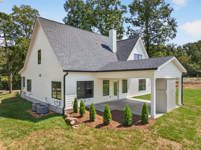 6855 Sawyer Road, Signal Mountain, TN 37377