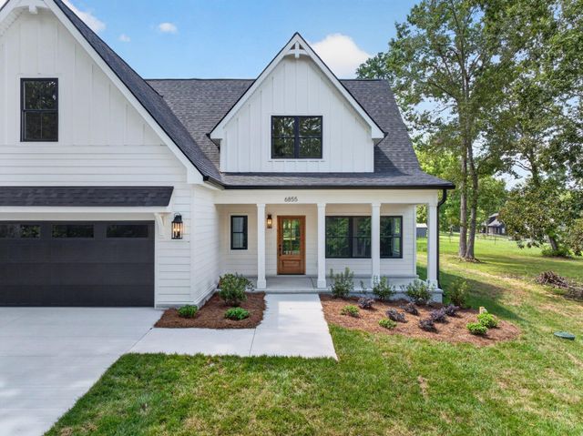 6855 Sawyer Road, Signal Mountain, TN 37377