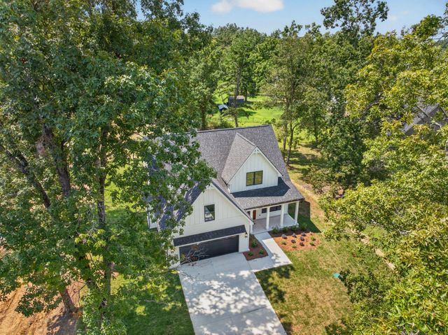 6855 Sawyer Road, Signal Mountain, TN 37377