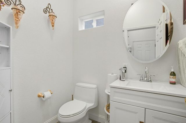 14071 River Rd, Walnut Grove, CA 95690