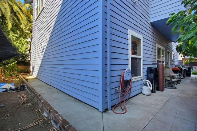 14071 River Rd, Walnut Grove, CA 95690