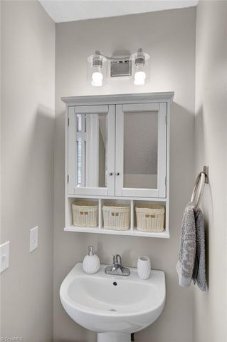 311 Salisbury Street 5, Kernersville, NC 27284