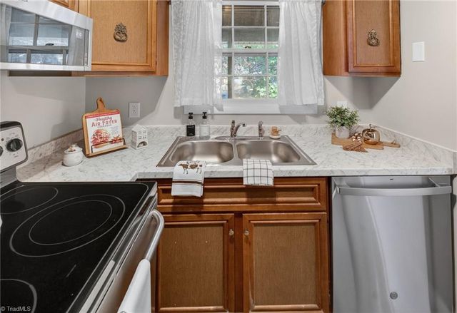 311 Salisbury Street 5, Kernersville, NC 27284