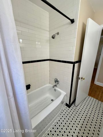 2402 Bradley Ave, Louisville, KY 40217