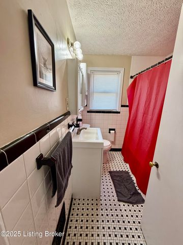 2402 Bradley Ave, Louisville, KY 40217