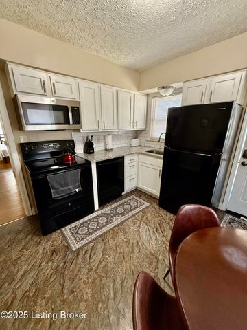 2402 Bradley Ave, Louisville, KY 40217