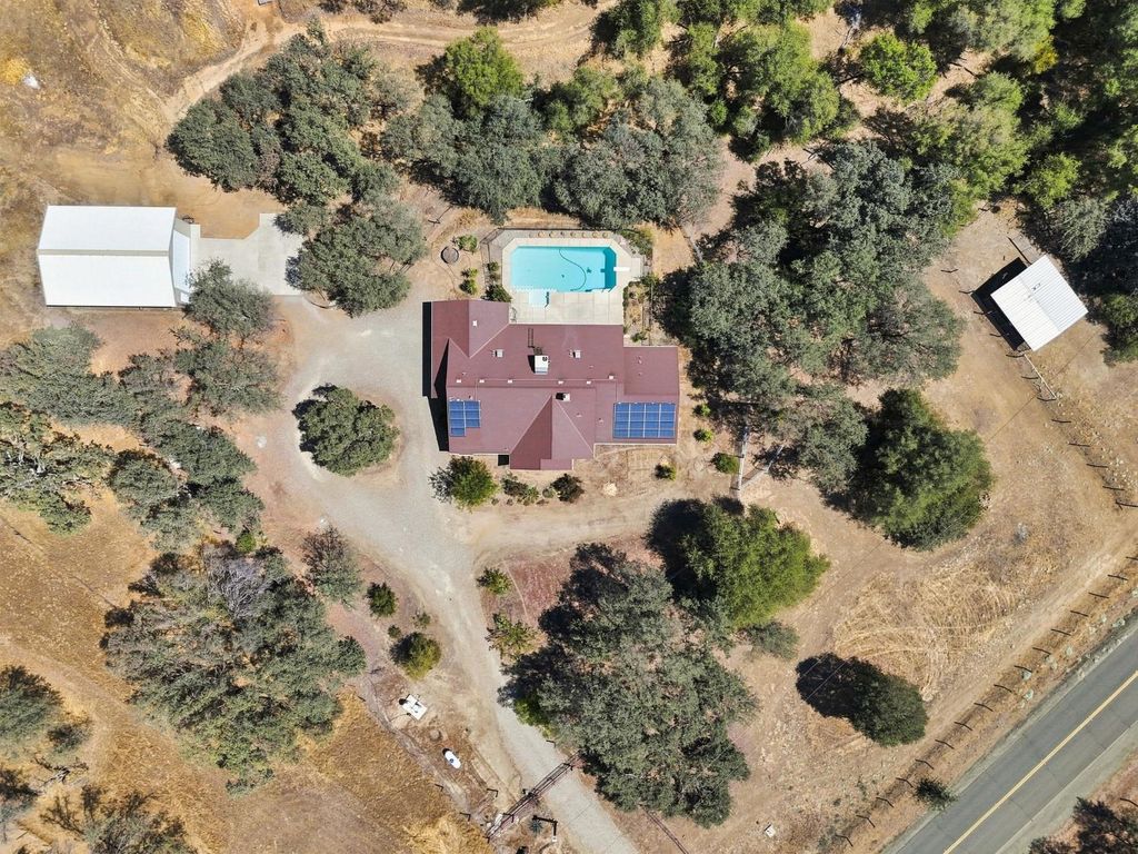 Image 10 of property listing at 1184 Elwood Road, Yokuts Valley, CA 93675
