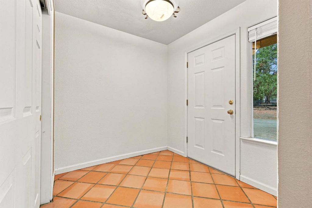 Image 14 of property listing at 1184 Elwood Road, Yokuts Valley, CA 93675
