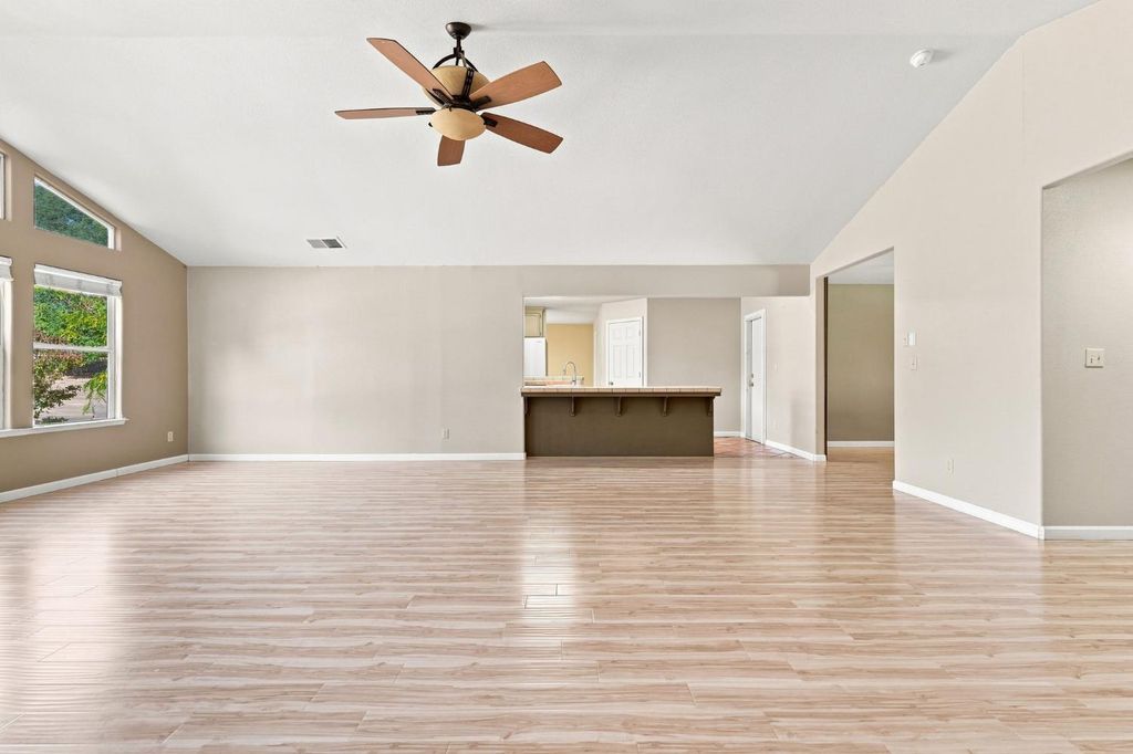 Image 15 of property listing at 1184 Elwood Road, Yokuts Valley, CA 93675