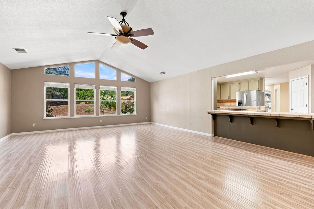Image 18 of property listing at 1184 Elwood Road, Yokuts Valley, CA 93675
