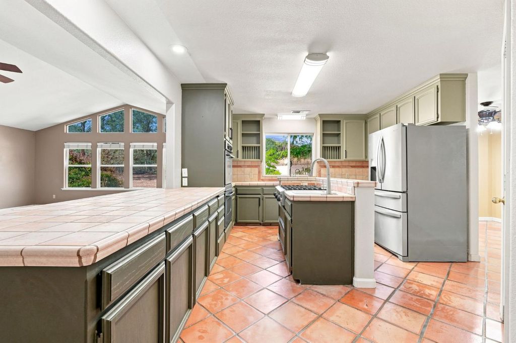 Image 21 of property listing at 1184 Elwood Road, Yokuts Valley, CA 93675