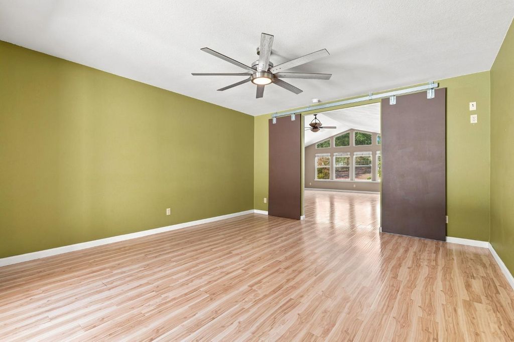 Image 4 of property listing at 1184 Elwood Road, Yokuts Valley, CA 93675