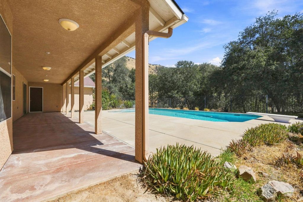 Image 48 of property listing at 1184 Elwood Road, Yokuts Valley, CA 93675