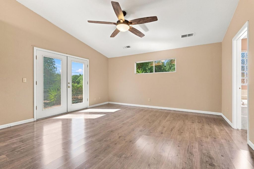 Image 5 of property listing at 1184 Elwood Road, Yokuts Valley, CA 93675