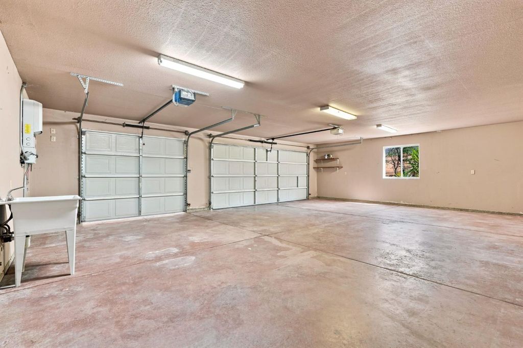 Image 53 of property listing at 1184 Elwood Road, Yokuts Valley, CA 93675