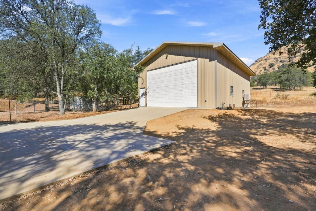 Image 55 of property listing at 1184 Elwood Road, Yokuts Valley, CA 93675