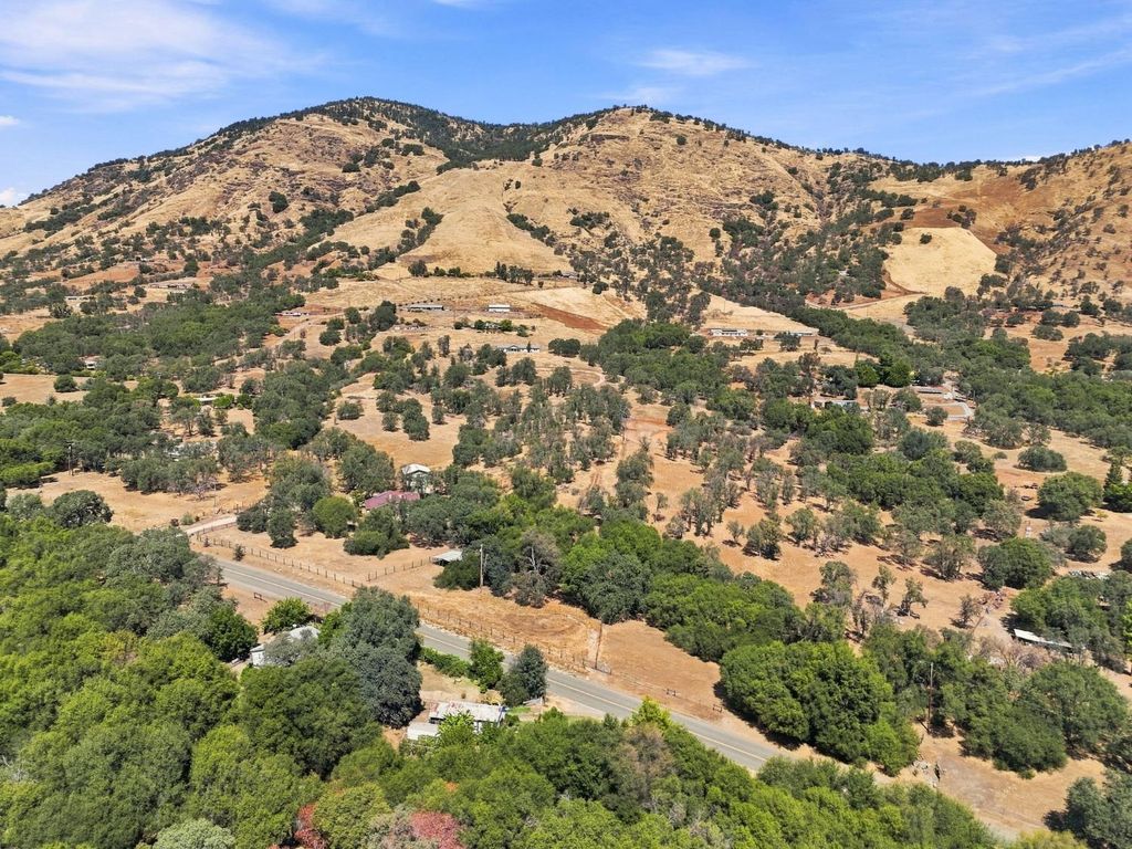 Image 73 of property listing at 1184 Elwood Road, Yokuts Valley, CA 93675