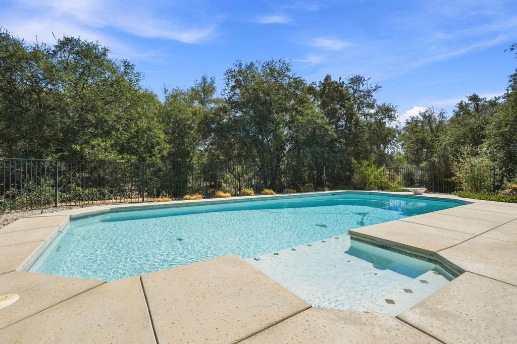 Image 8 of property listing at 1184 Elwood Road, Yokuts Valley, CA 93675