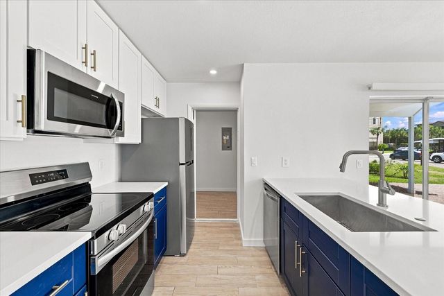 6605 S MASCOTTE STREET, Tampa, FL 33616