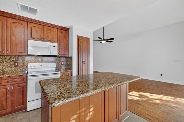 145 LAKE CATHERINE CIR, Groveland, FL 34736