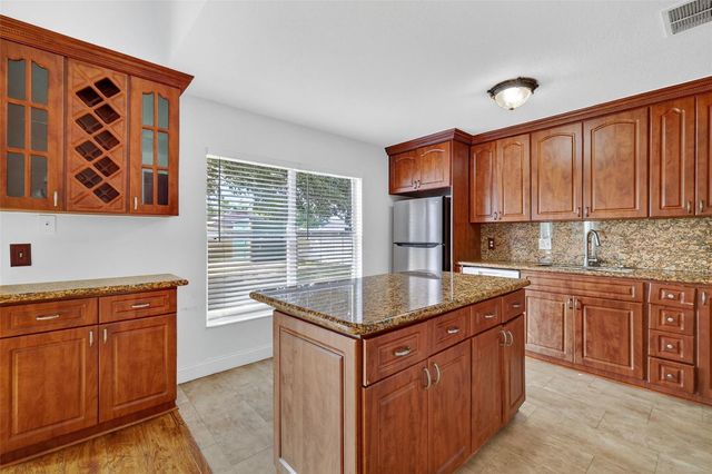 145 LAKE CATHERINE CIR, Groveland, FL 34736