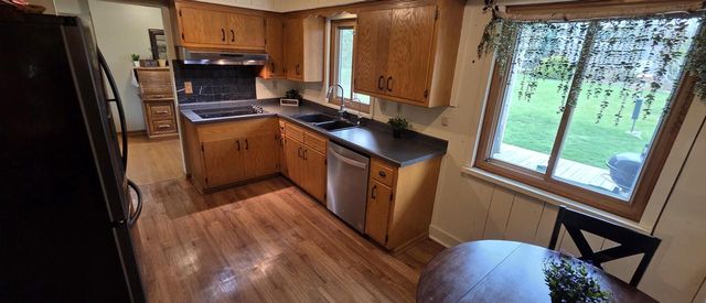 5359 Allenwood LANE, Hales Corners, WI 53130