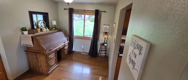5359 Allenwood LANE, Hales Corners, WI 53130