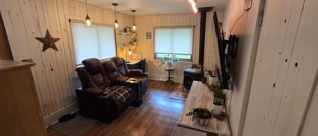 5359 Allenwood LANE, Hales Corners, WI 53130