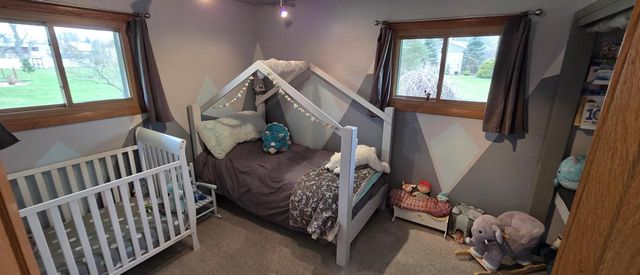 5359 Allenwood LANE, Hales Corners, WI 53130