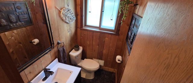 5359 Allenwood LANE, Hales Corners, WI 53130