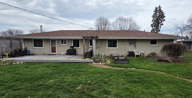 5359 Allenwood LANE, Hales Corners, WI 53130