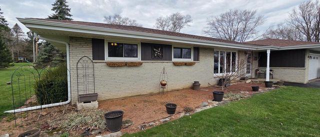 5359 Allenwood LANE, Hales Corners, WI 53130