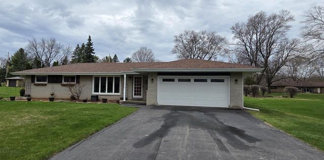5359 Allenwood LANE, Hales Corners, WI 53130