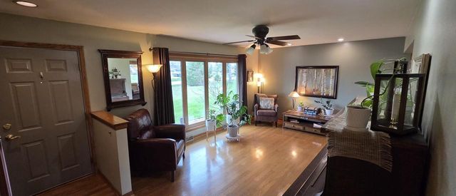 5359 Allenwood LANE, Hales Corners, WI 53130