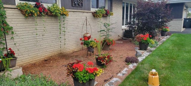 5359 Allenwood LANE, Hales Corners, WI 53130
