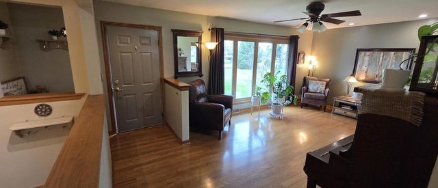 5359 Allenwood LANE, Hales Corners, WI 53130