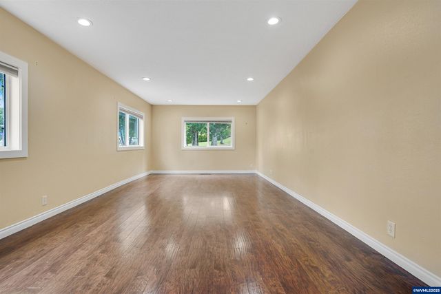 251 Fairview St, Silverton, OR 97381